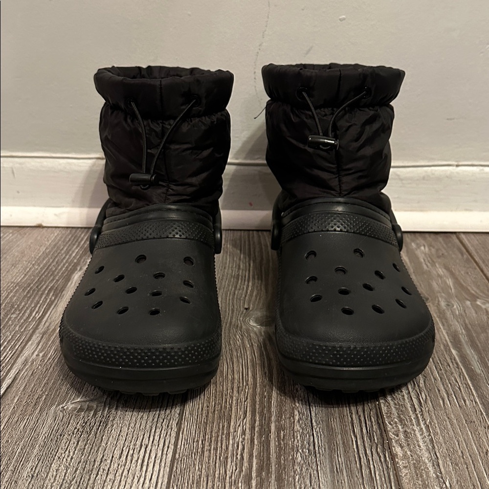 Crocs unisex-adult Classic Lined Neo Puff Boot Snow Boot